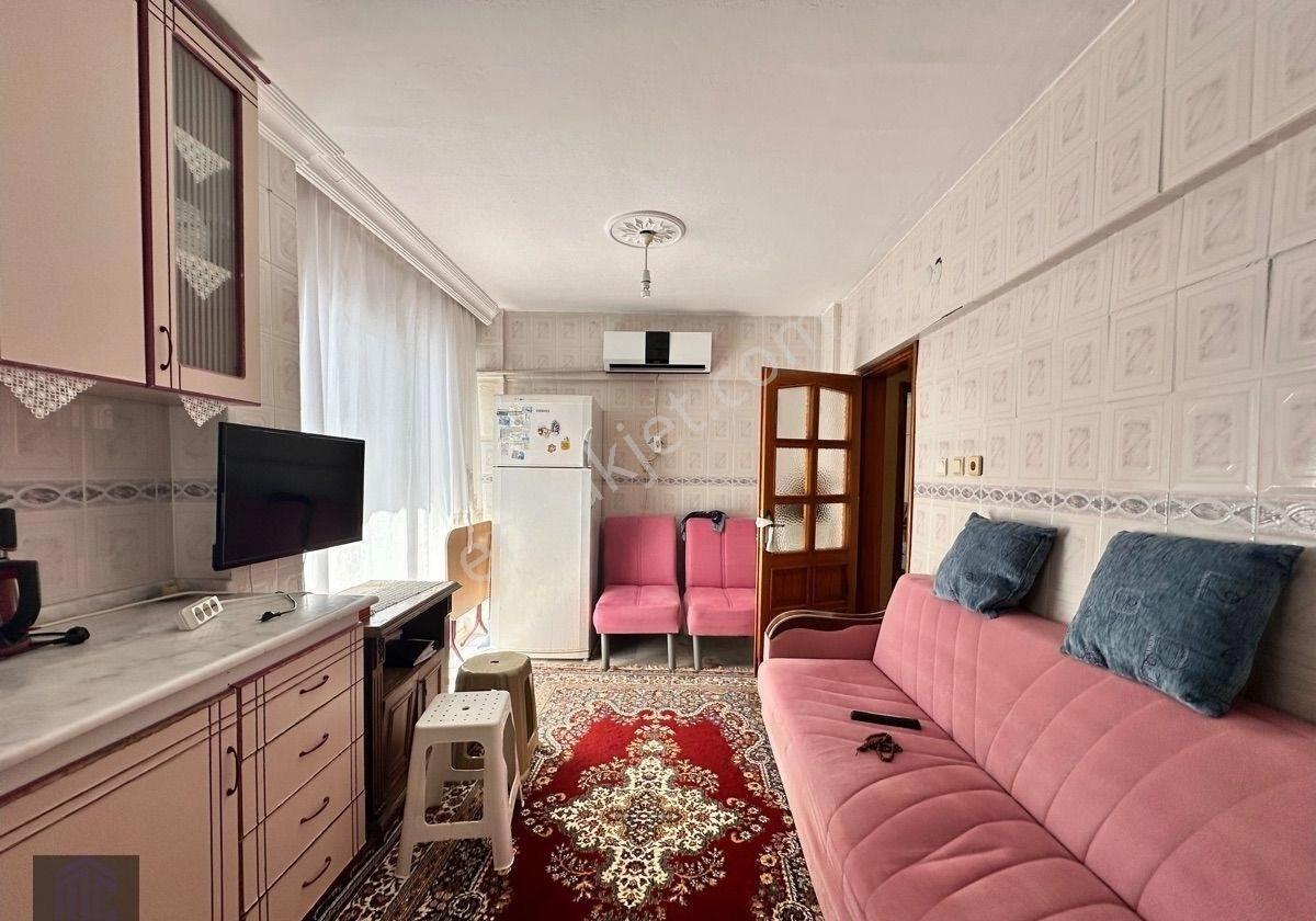 Gümüldürde Denize Çok Yakın Manzaralı Büyük Daire Fırsatı - Görsel 22
