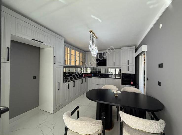 Sym^'den Yenikent Mh Asansörlü Full Yapılı 4+1sıfır Dairee!!!