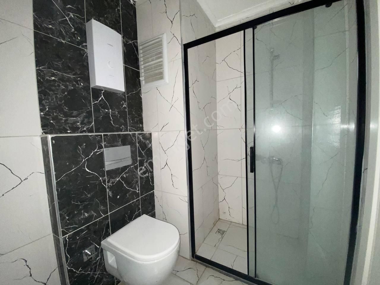 Yukarı Oba'da Tek Blok Aktiviteli 1+1 3.kat Güney Doğu Cepheli - Görsel 15