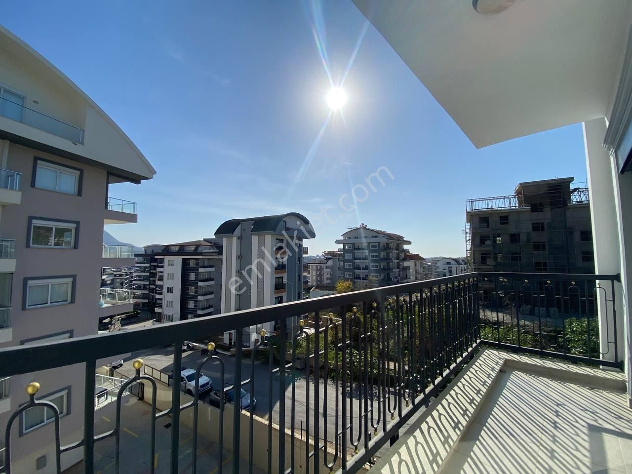 Yukarı Oba'da Tek Blok Aktiviteli 1+1 3.kat Güney Doğu Cepheli - Görsel 10