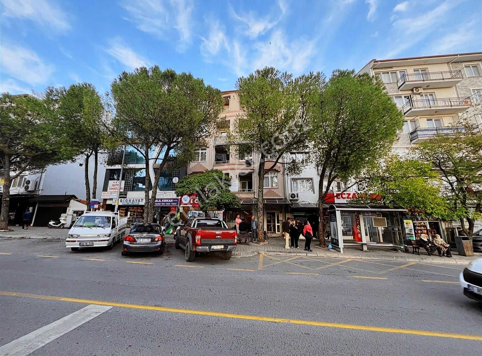 Sağlık Kurumlarına Sıfır Konumda Geniş 2+1 Aile Evi - Görsel 12