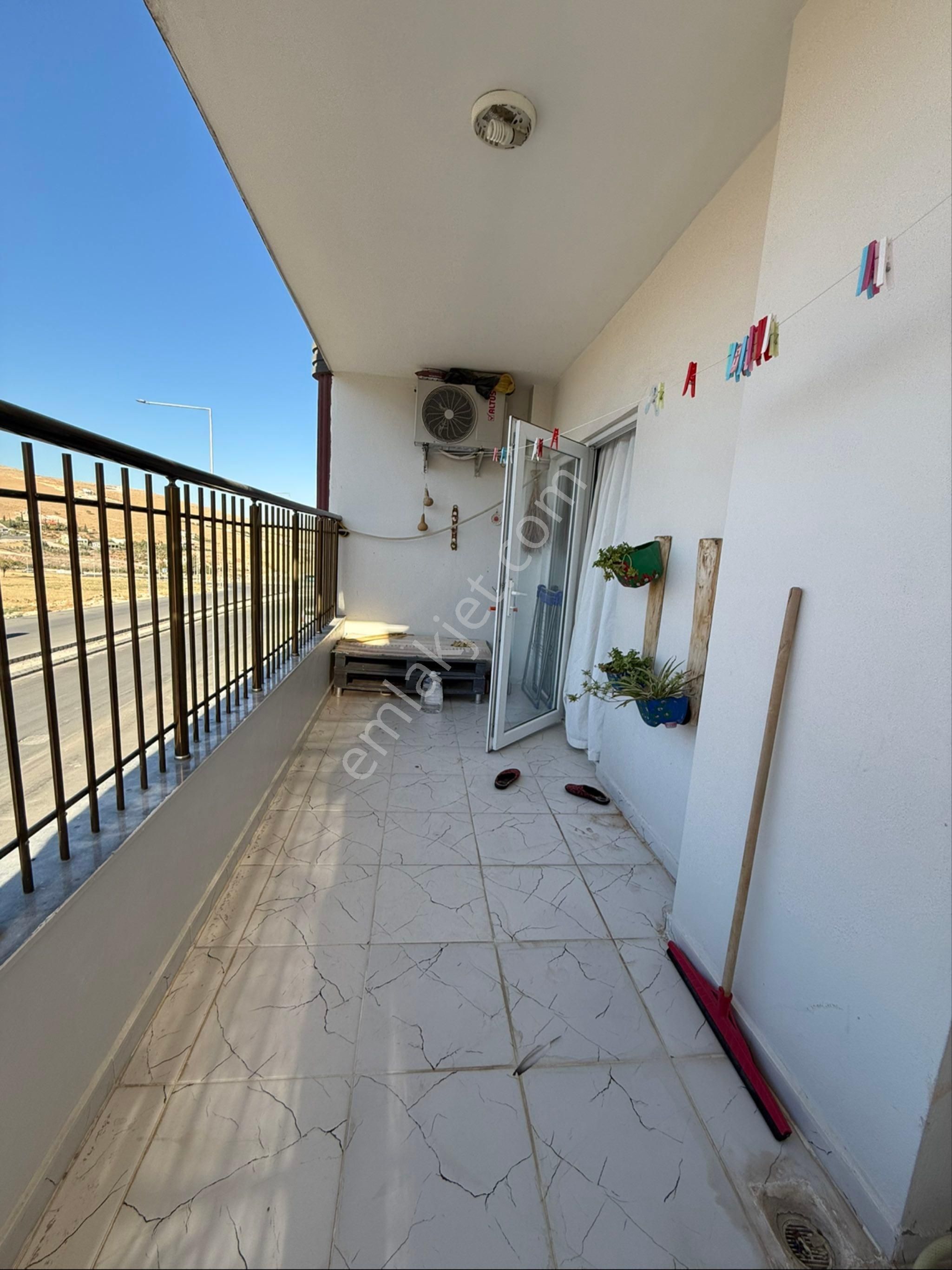 Şanlıurfa Karaköprü’de Özgür Eml’tan Satılık Üç Odalı Daire - Görsel 17