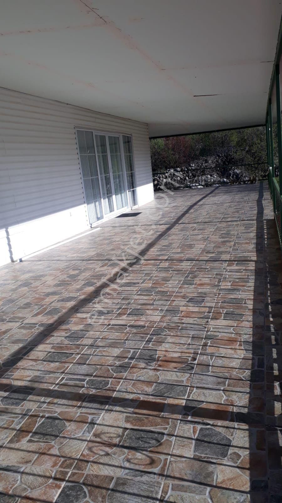Burdur Bucak Karaseki Köyü'nde 15.981m2 Arazi İçinde 200m2 Müstakil Konut Satılık Yatırımlık - Görsel 10