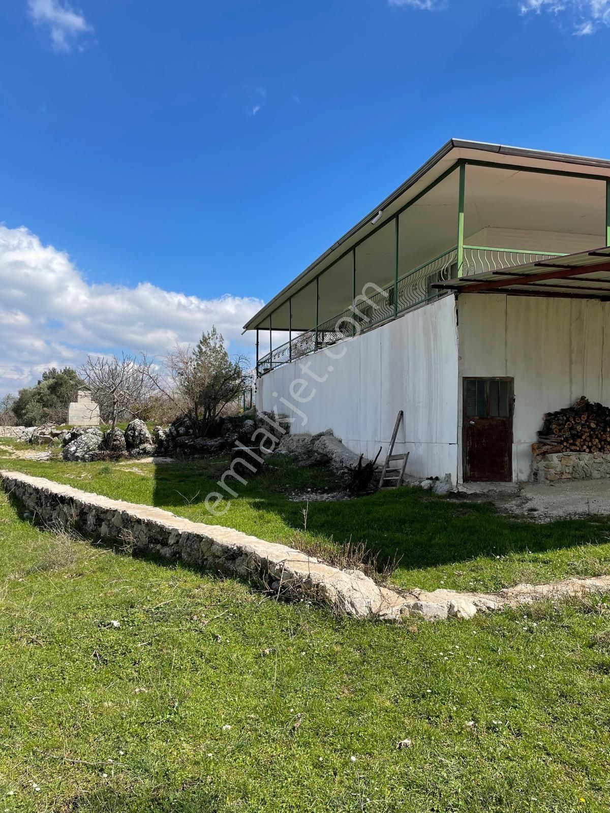 Burdur Bucak Karaseki Köyü'nde 15.981m2 Arazi İçinde 200m2 Müstakil Konut Satılık Yatırımlık - Görsel 4