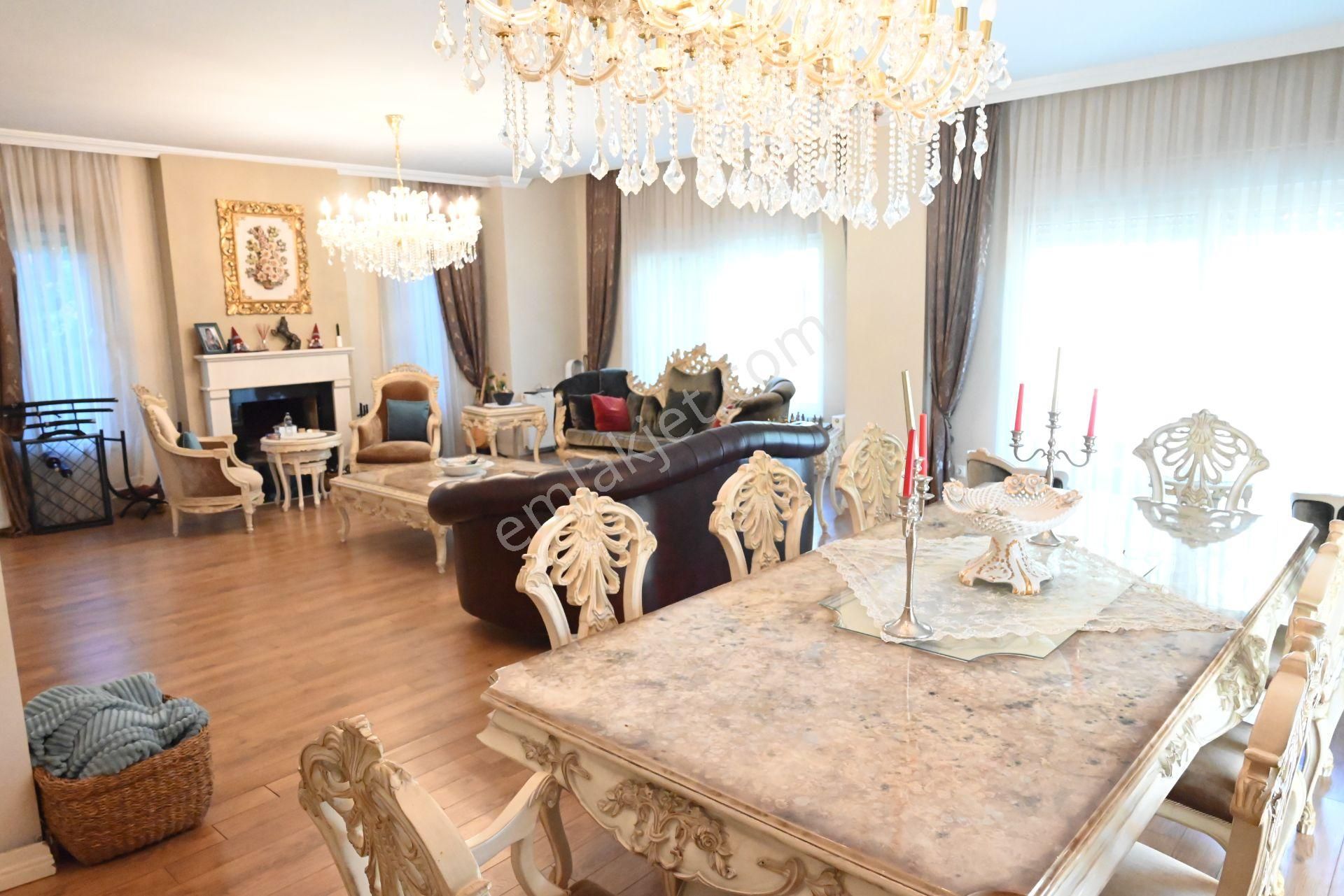 Üstünkent Emlak'tan Site İçi Lüks Geniş 8+1 Satılık Villa - Görsel 20