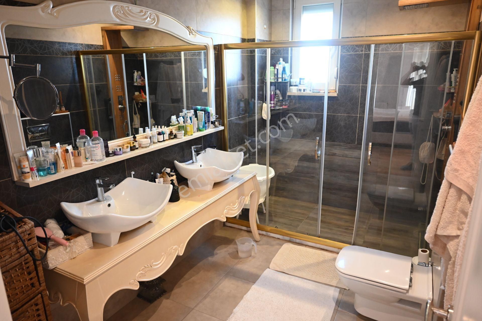 Üstünkent Emlak'tan Site İçi Lüks Geniş 8+1 Satılık Villa - Görsel 30