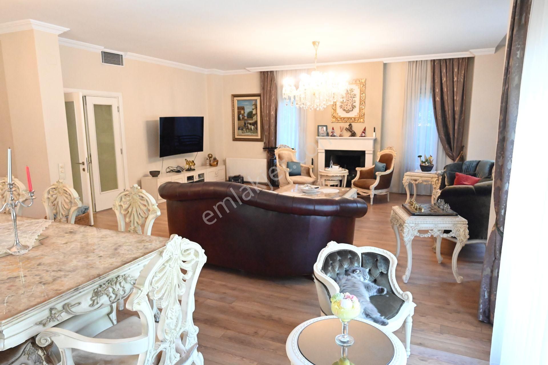 Üstünkent Emlak'tan Site İçi Lüks Geniş 8+1 Satılık Villa - Görsel 19