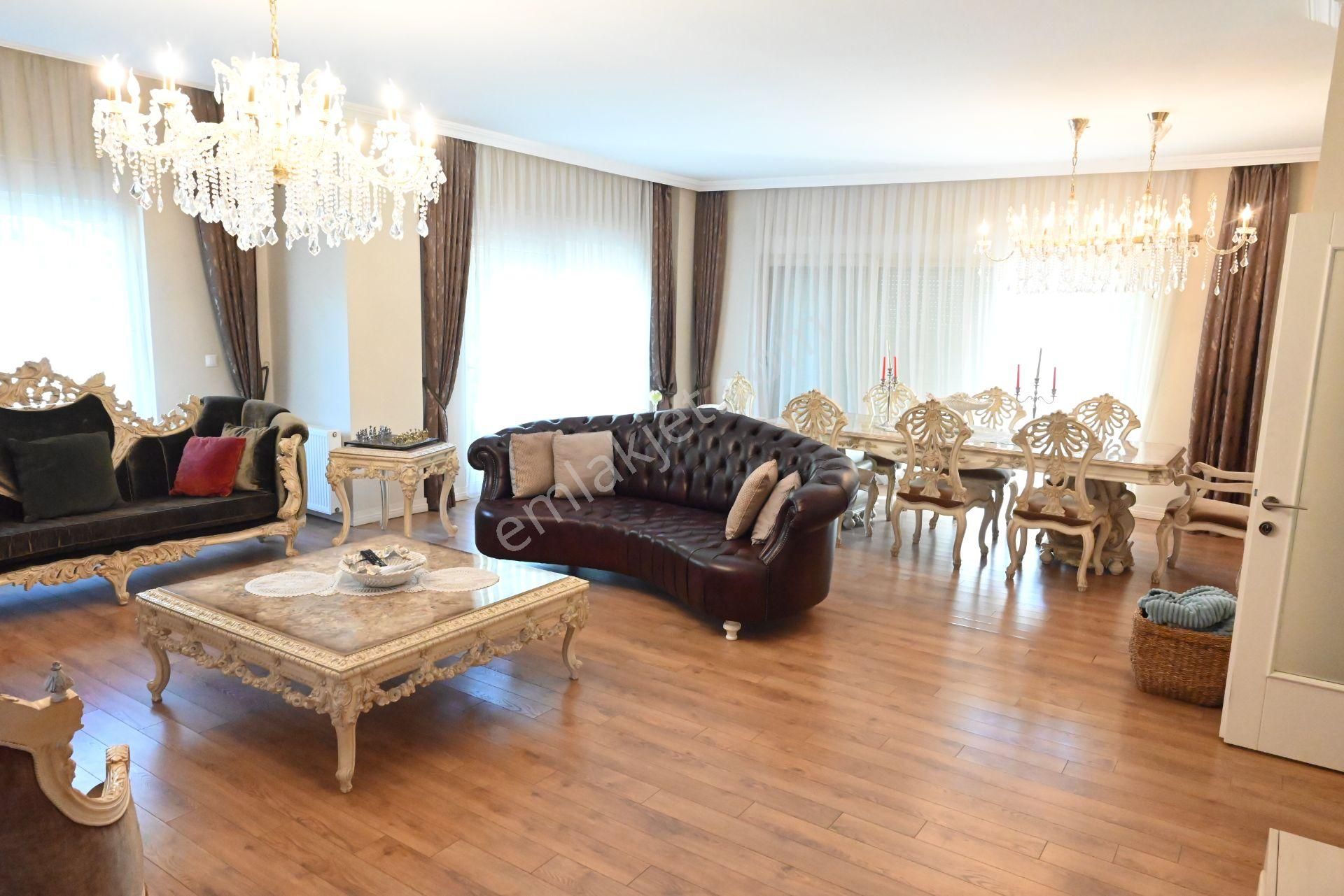 Üstünkent Emlak'tan Site İçi Lüks Geniş 8+1 Satılık Villa - Görsel 15