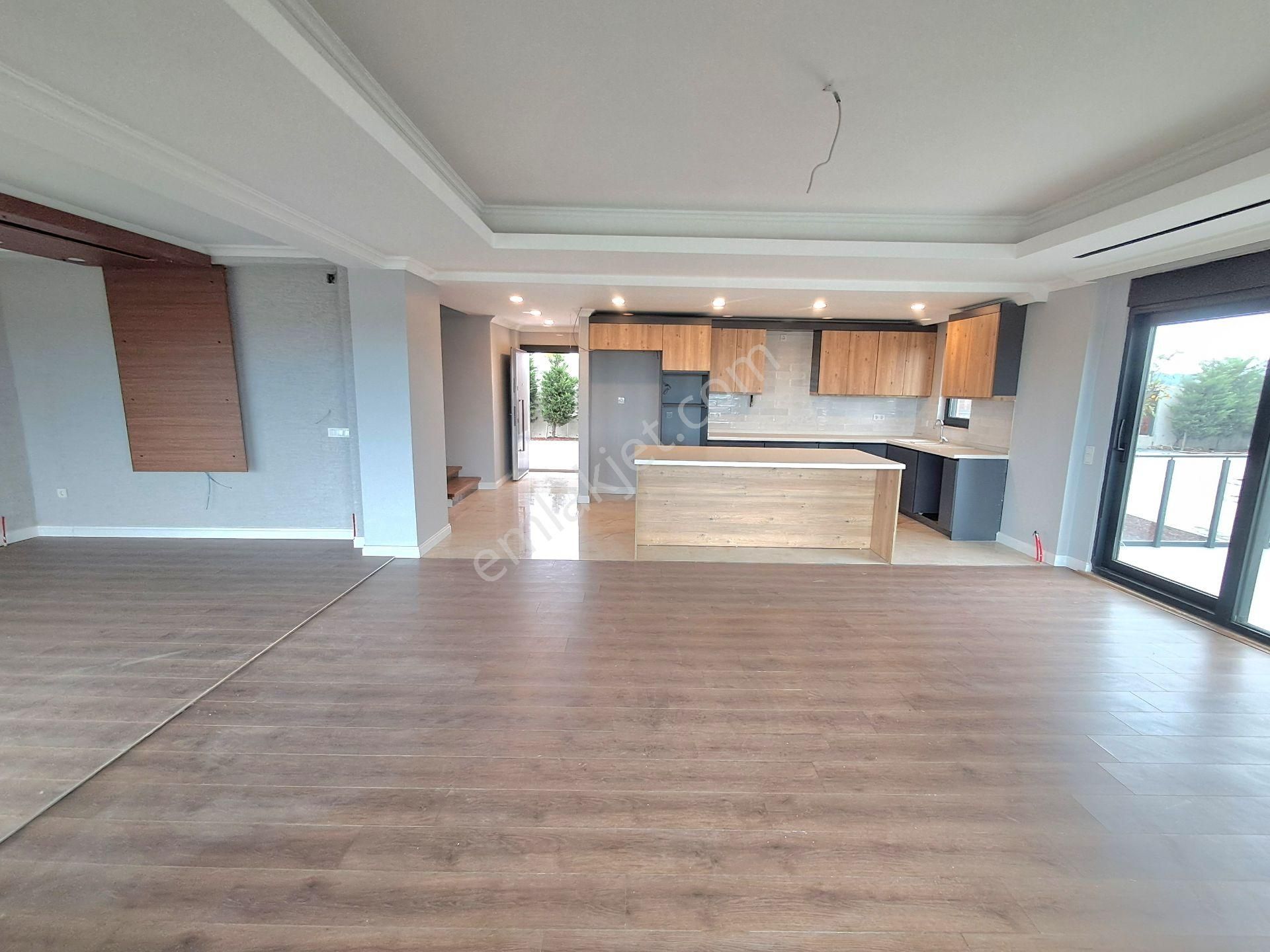 Satılık İkiz Villa (tripleks) Göl Manzaralı. Arnavutköy - Durusu - Görsel 23