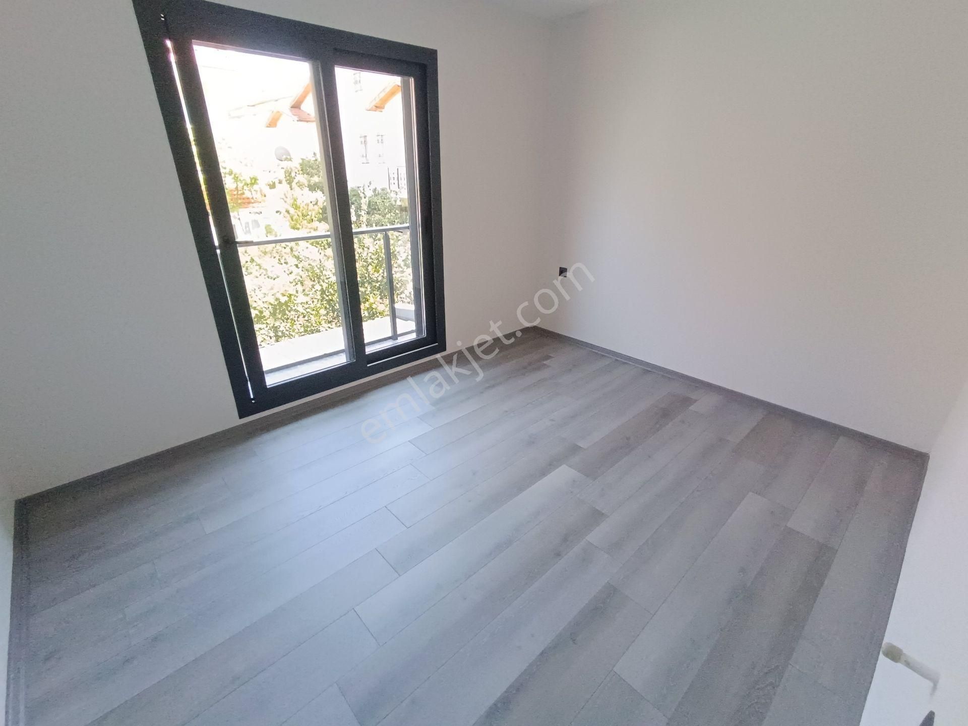 Gökçen'den Deniz Tarafında Sıfır 3+1 Ferah Villa - Görsel 17