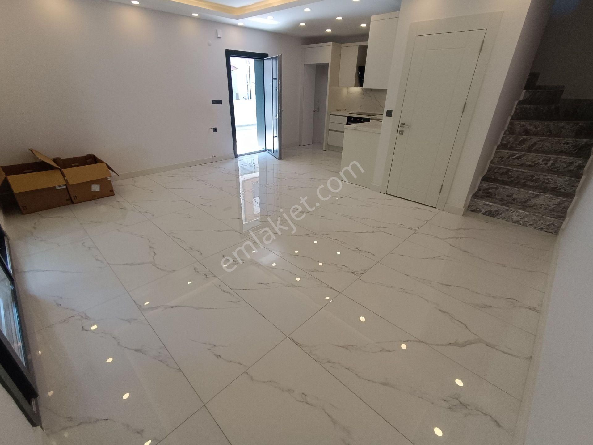 Gökçen'den Deniz Tarafında Sıfır 3+1 Ferah Villa - Görsel 11