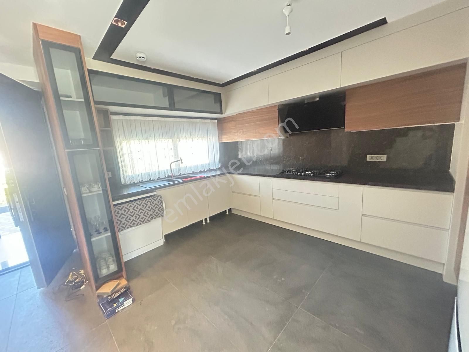 Gökçenden Site İçerisinde Müsatakil Havuzlu 3+1 Villa - Görsel 23