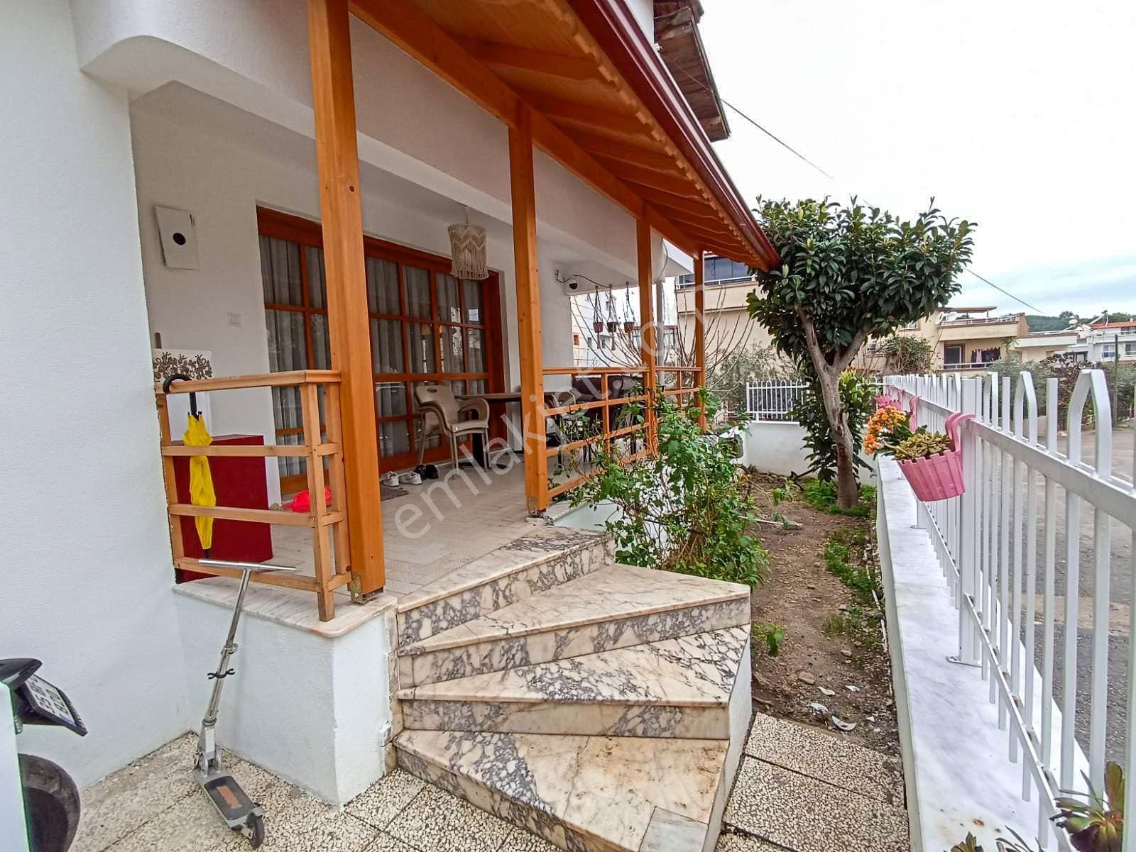 Gökçen'den Deniz Tarafında Köşe Konumda 3+1 Ferah Villa - Görsel 13