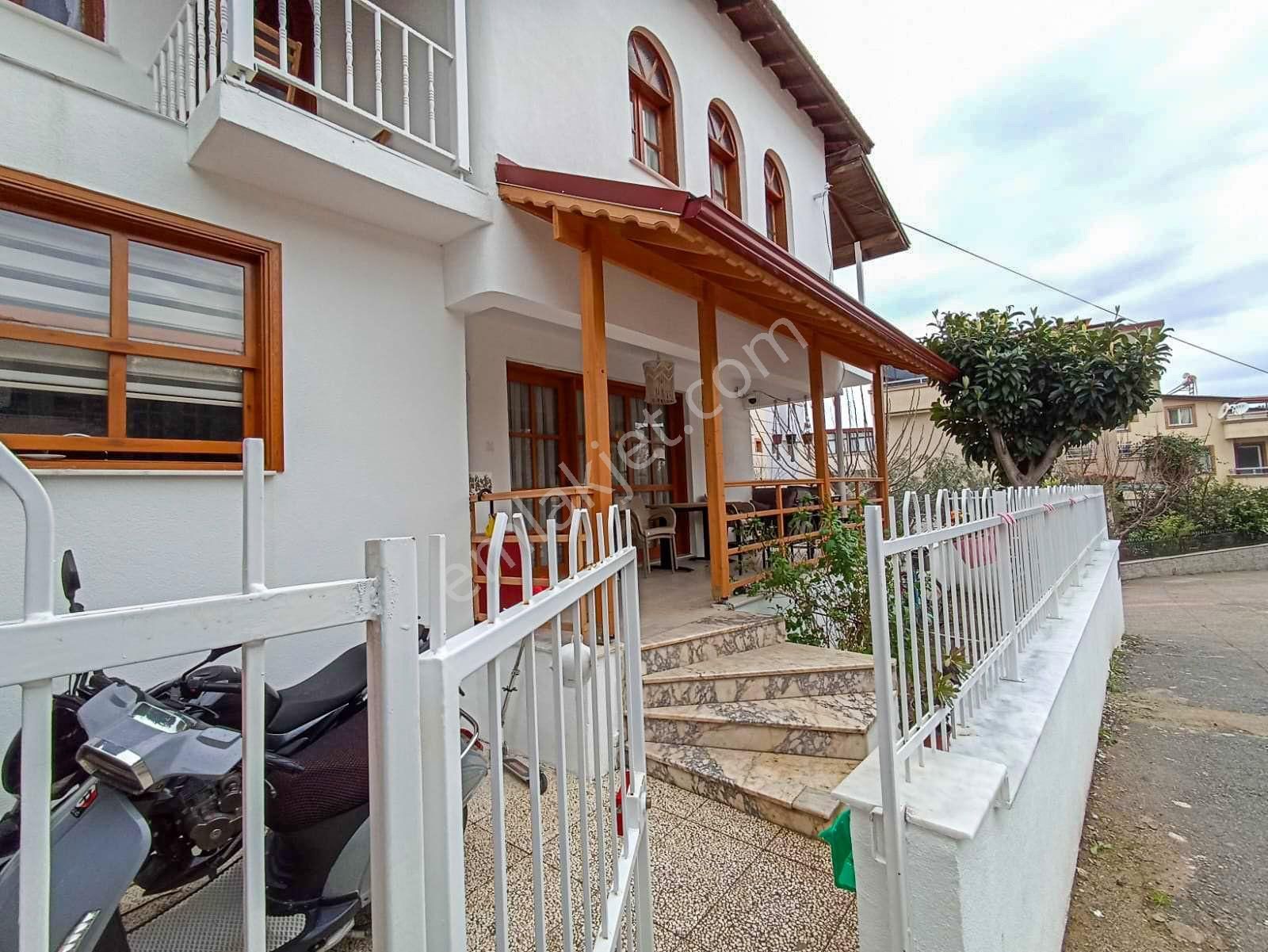 Gökçen'den Deniz Tarafında Köşe Konumda 3+1 Ferah Villa - Görsel 5