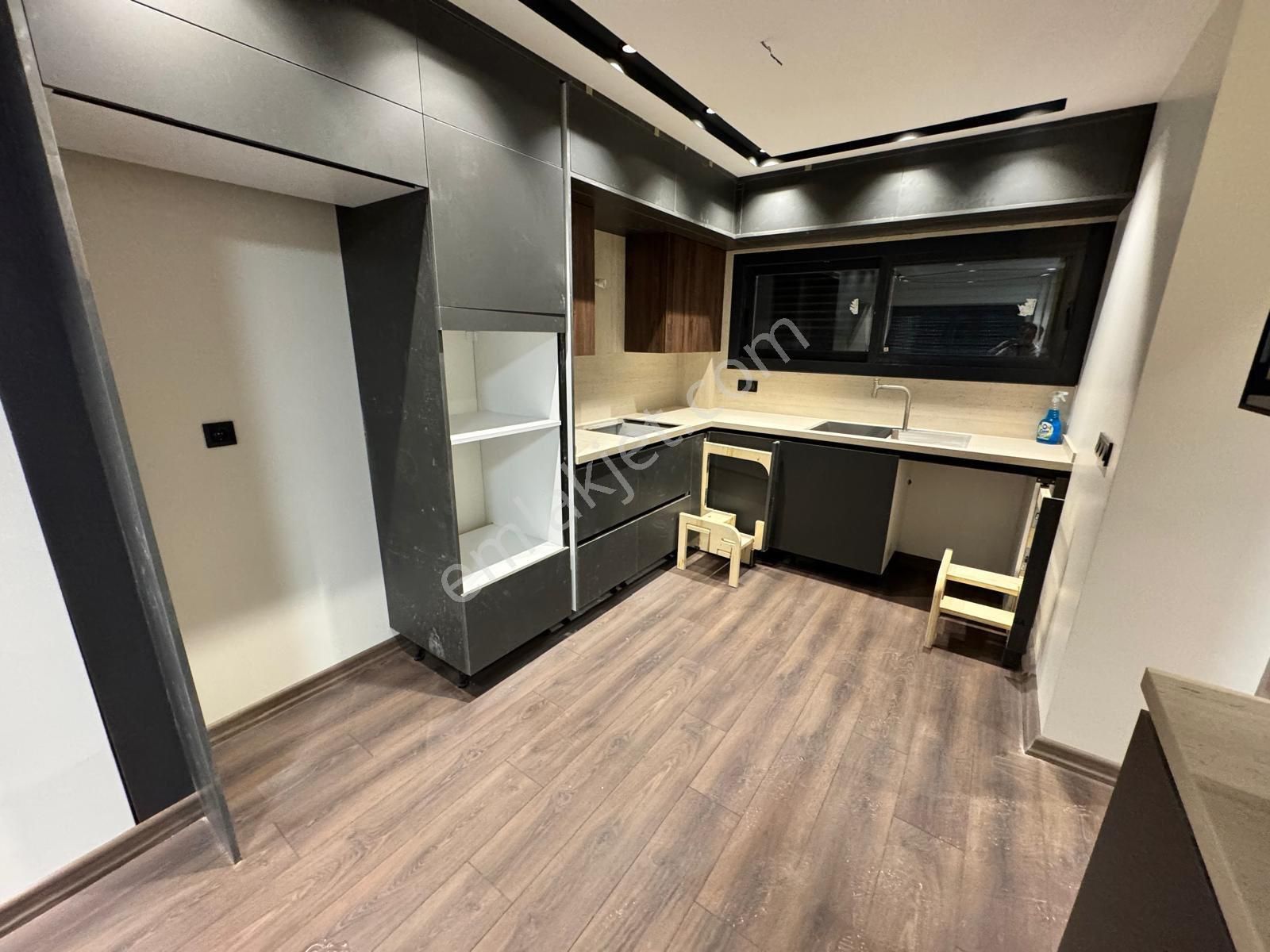 Gökçenden Site İçerisinde Havuzluve Otoparklı 3+1 Villa - Görsel 9