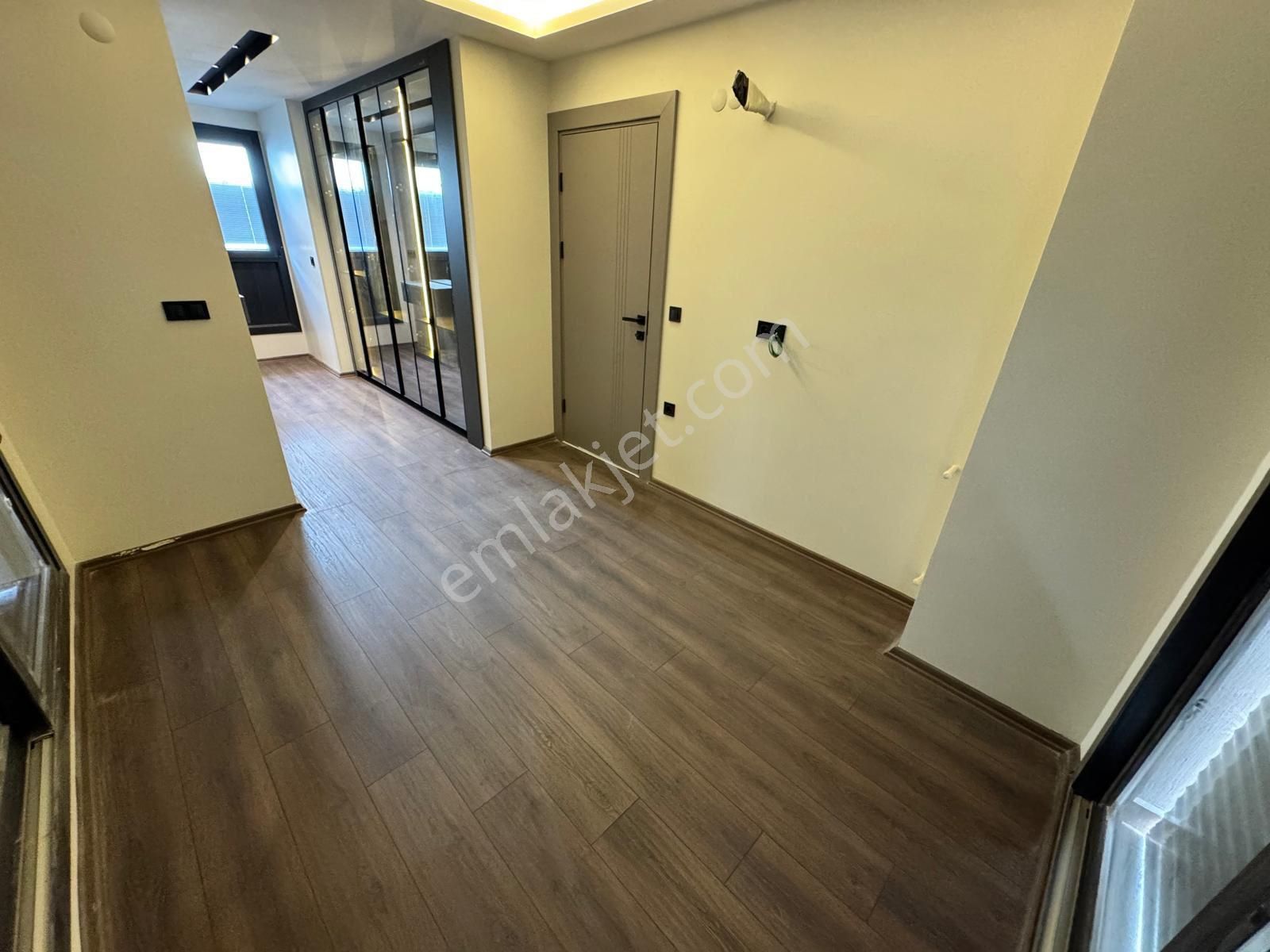 Gökçenden Site İçerisinde Havuzluve Otoparklı 3+1 Villa - Görsel 19