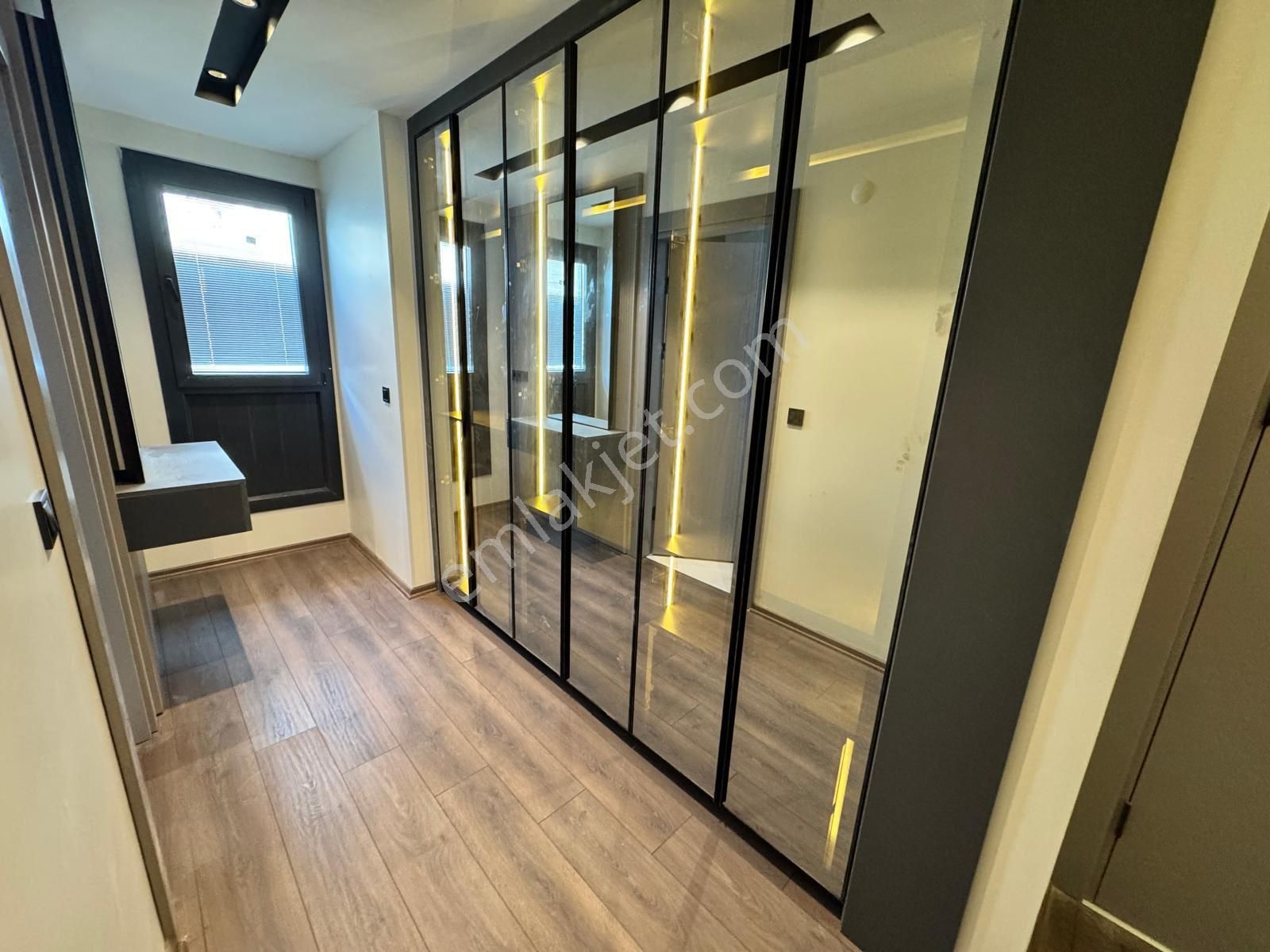 Gökçenden Site İçerisinde Havuzluve Otoparklı 3+1 Villa - Görsel 20