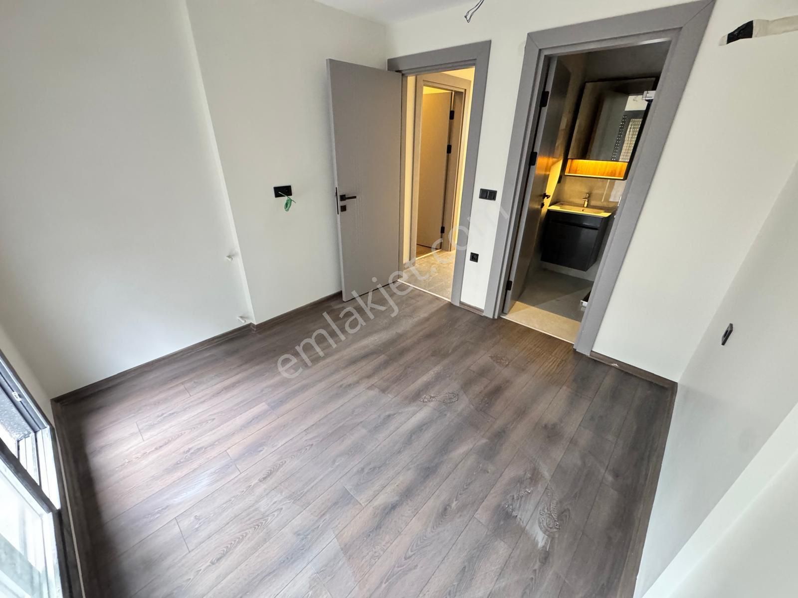 Gökçenden Site İçerisinde Havuzluve Otoparklı 3+1 Villa - Görsel 16