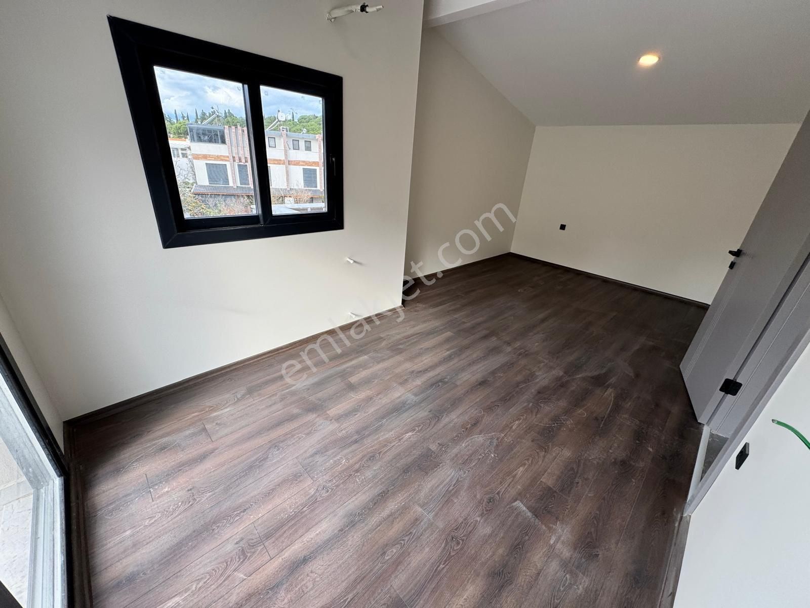 Gökçenden Site İçerisinde Havuzluve Otoparklı 3+1 Villa - Görsel 29