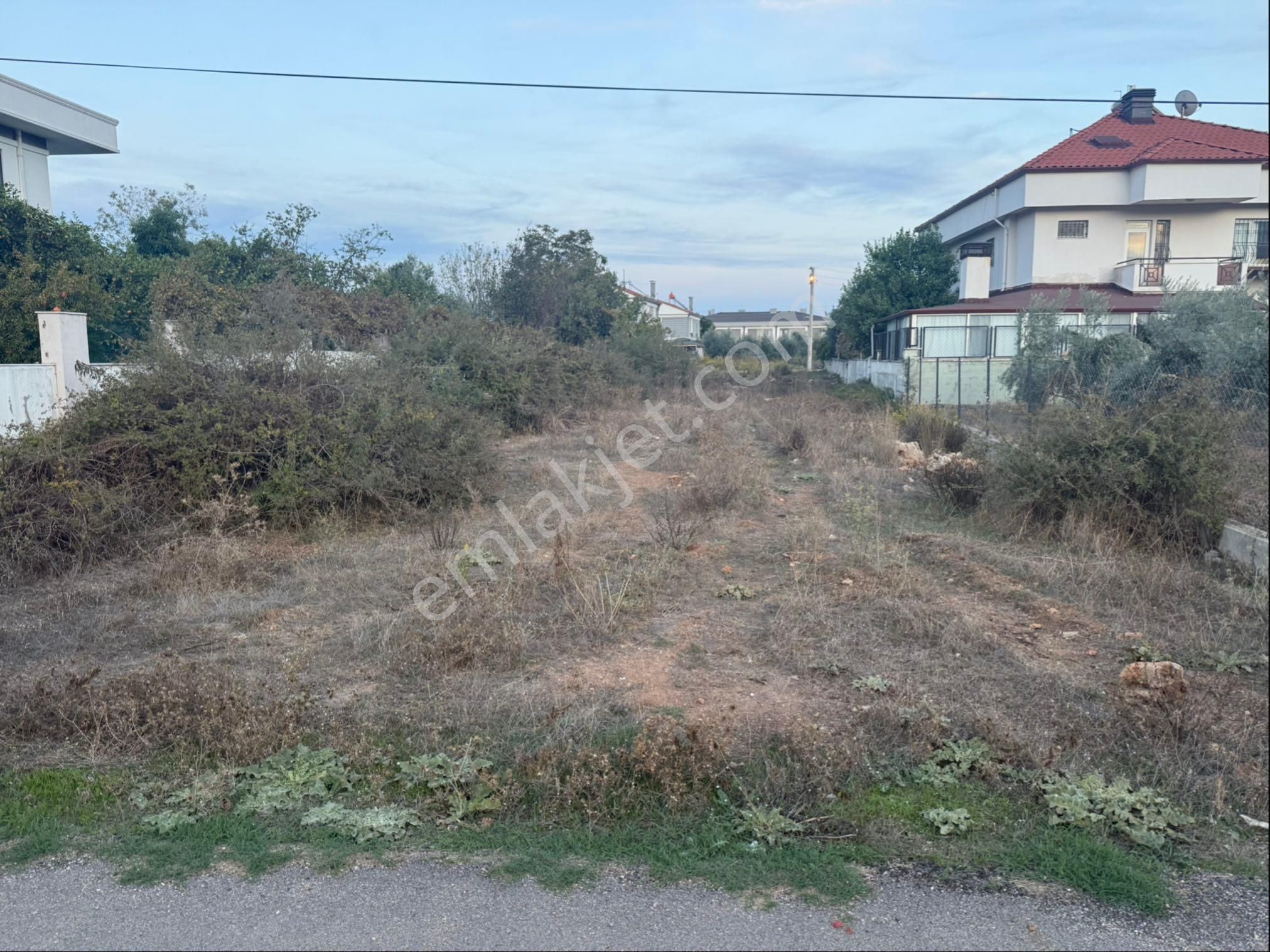 Villa Arsası Döşemealtı Bahçeyaka