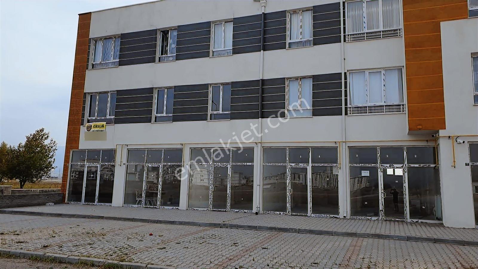Şehir Hastanesi Bölgesinde Düşük Katlı Fulll Eşyalı - Görsel 25