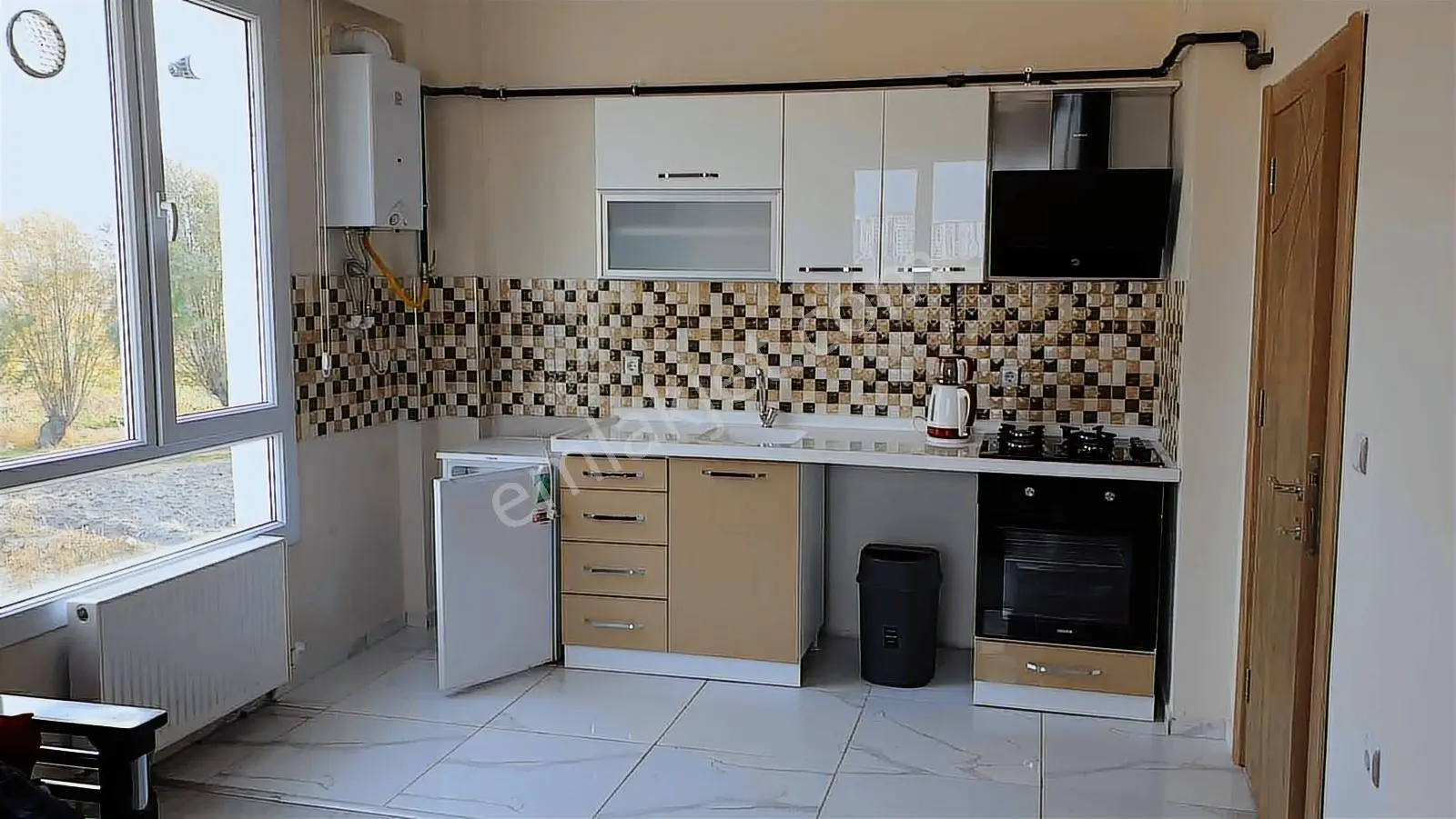 Şehir Hastanesi Bölgesinde Düşük Katlı Fulll Eşyalı - Görsel 4
