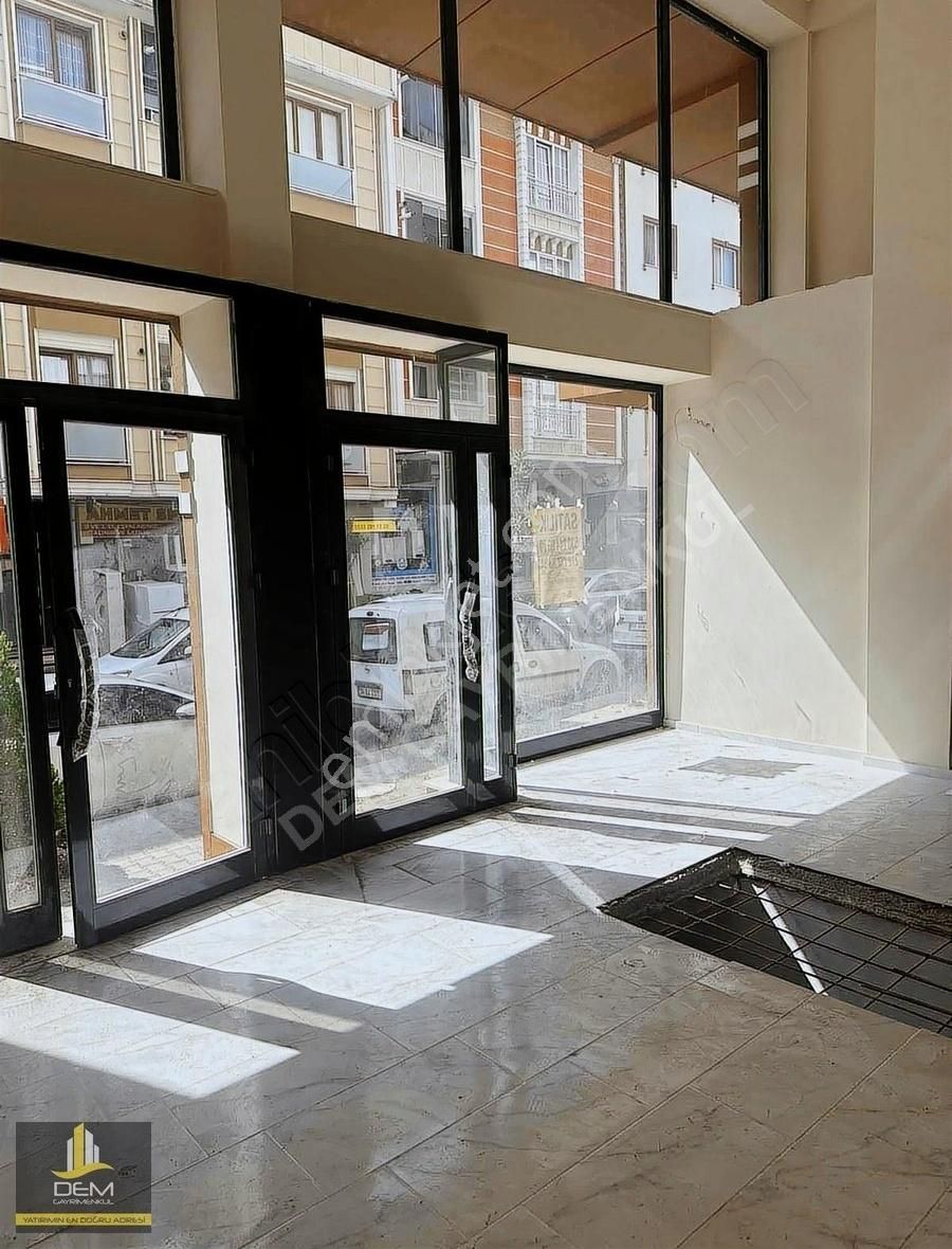 Arnavütköy Merkez Avlu34 Avm,ye Yakın Satılık Dükkan
