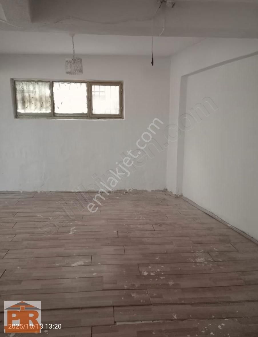 Balıkpazarında Cadde Üzerinde Satılık Dükkan - Görsel 2