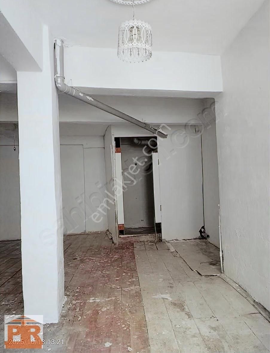 Balıkpazarında Cadde Üzerinde Satılık Dükkan