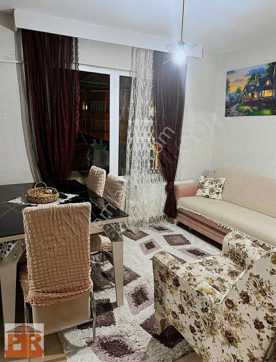 Balık Pazarında 5+1 Full Eşyalı Satılık Daire