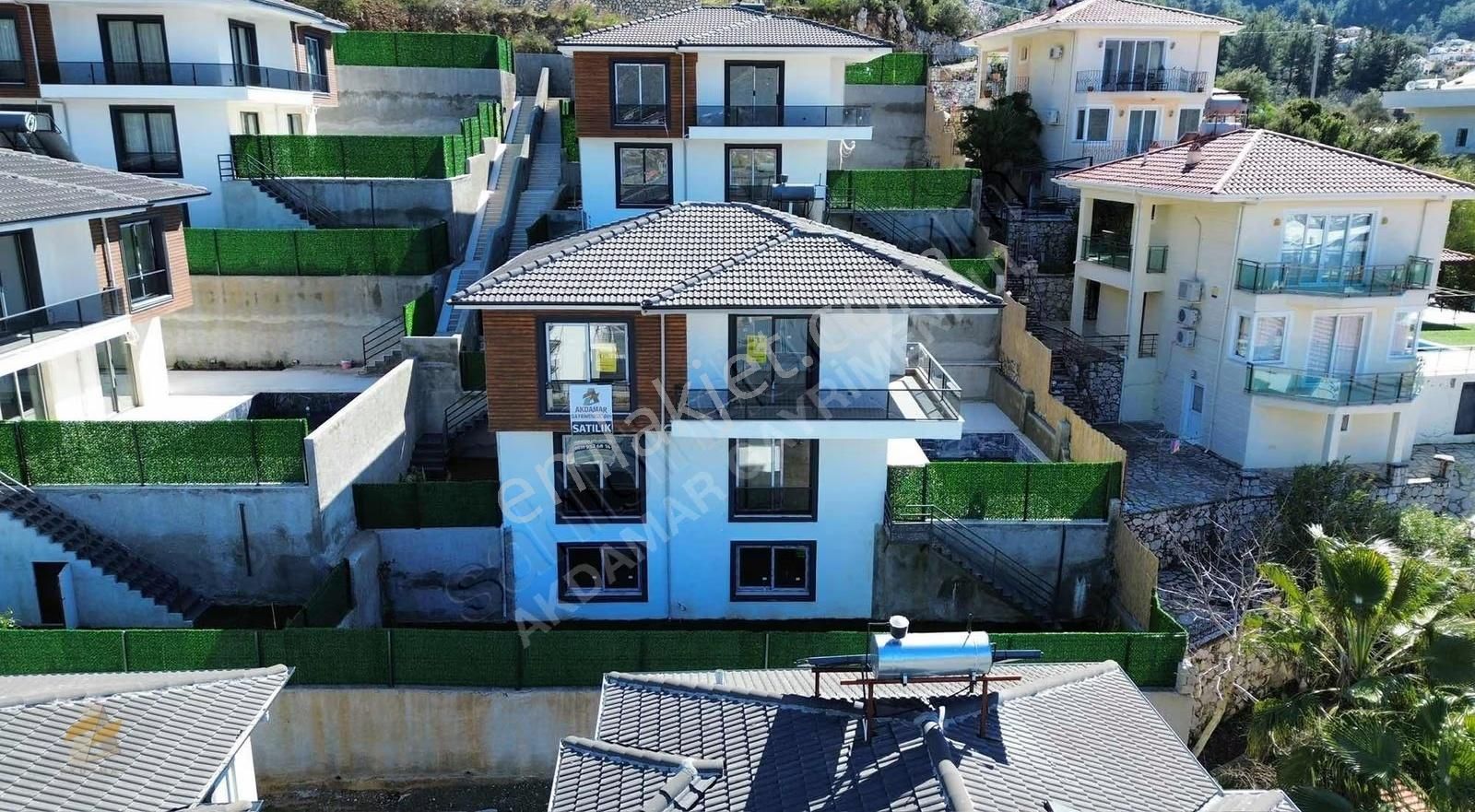 Muğla Fethiye Yeşilüzümlüde Satılık 6+1 Havuzlu Tripleks Villa - Görsel 14