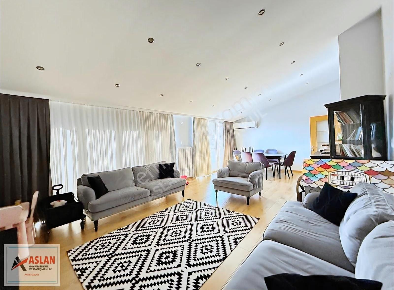 Çengelköy Bahçelievler'de Satılık 3+1 Dubleks 180 M2 Teraslı - Görsel 2