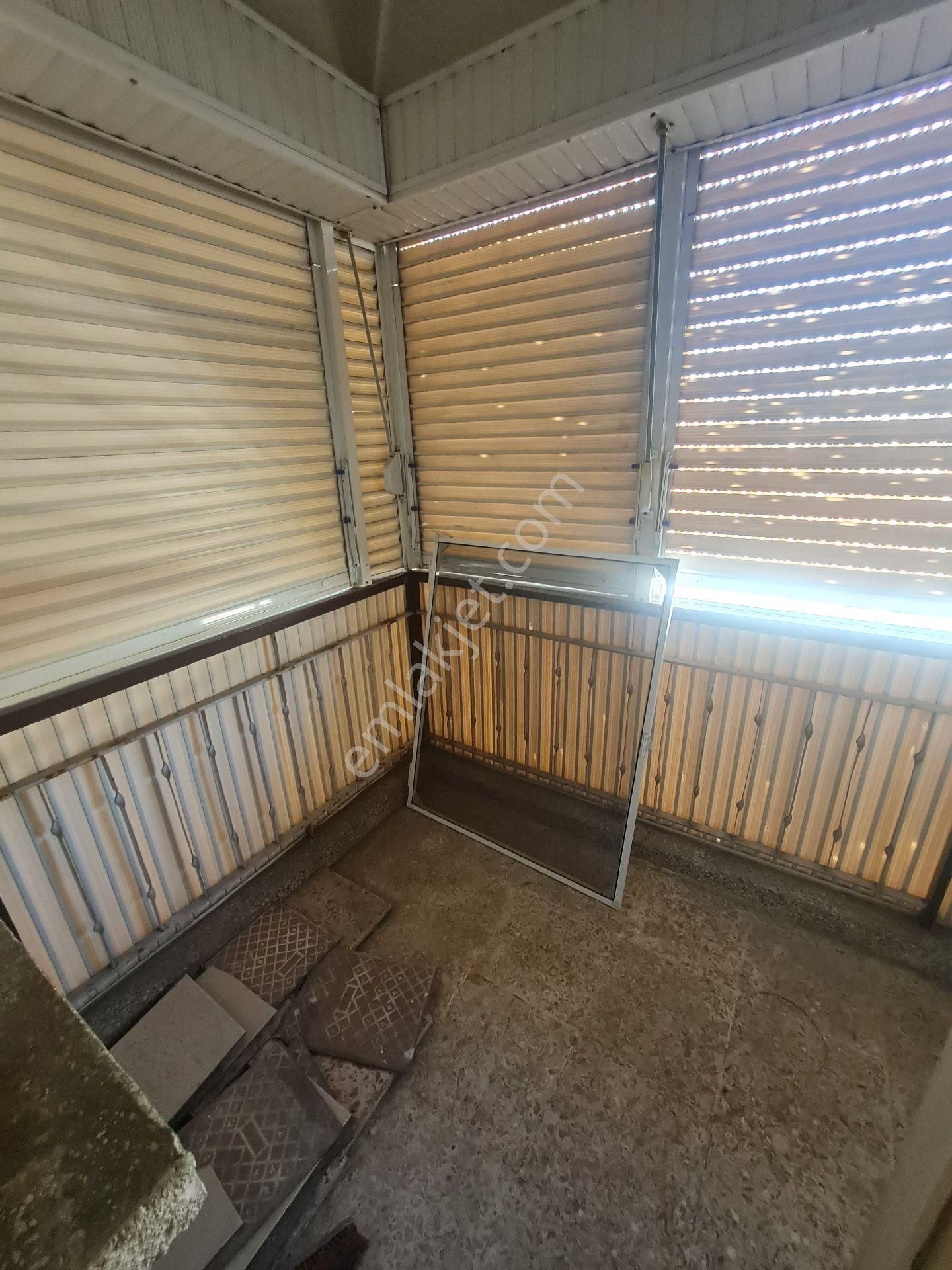 İzmir Karabağlar Araphasan Mahallesi 3+1 E - Görsel 17