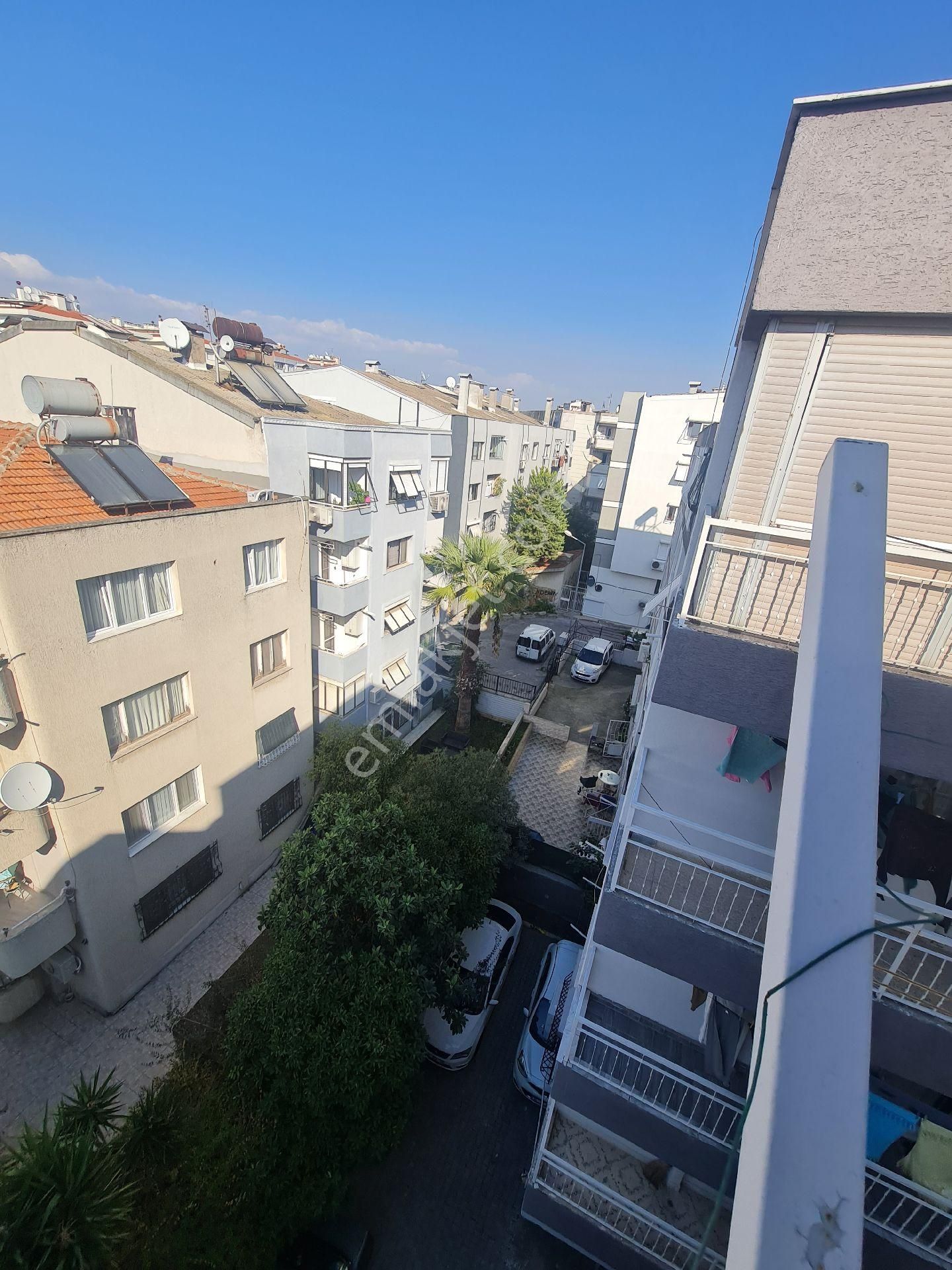 İzmir Karabağlar Araphasan Mahallesi 3+1 E - Görsel 25