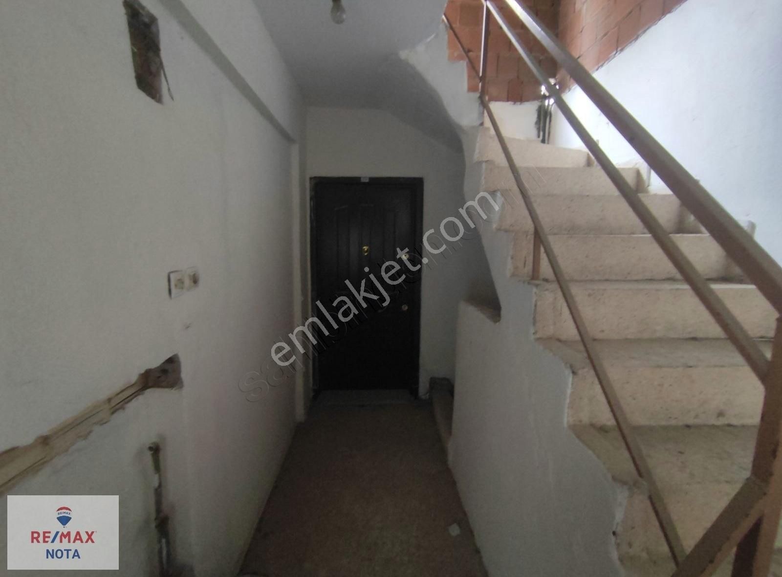 Karabağlar Sarıyer Mahallesi'nde 3kat İmarlı Bahçeli Mustakil Ev - Görsel 13