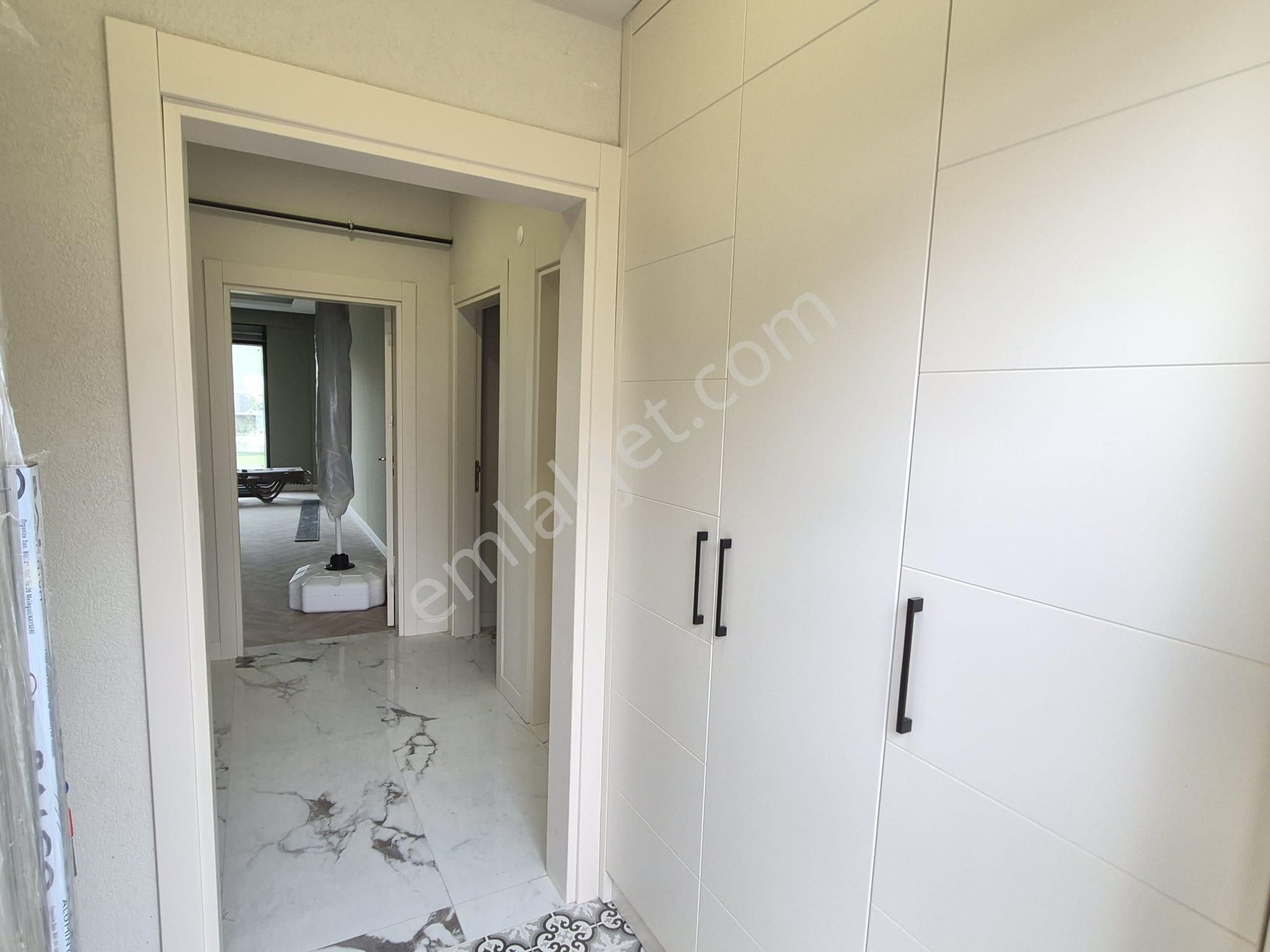 Delux'den Namık Kemal'de Havuz Manzaralı Lux 4+1 Villa - Görsel 2