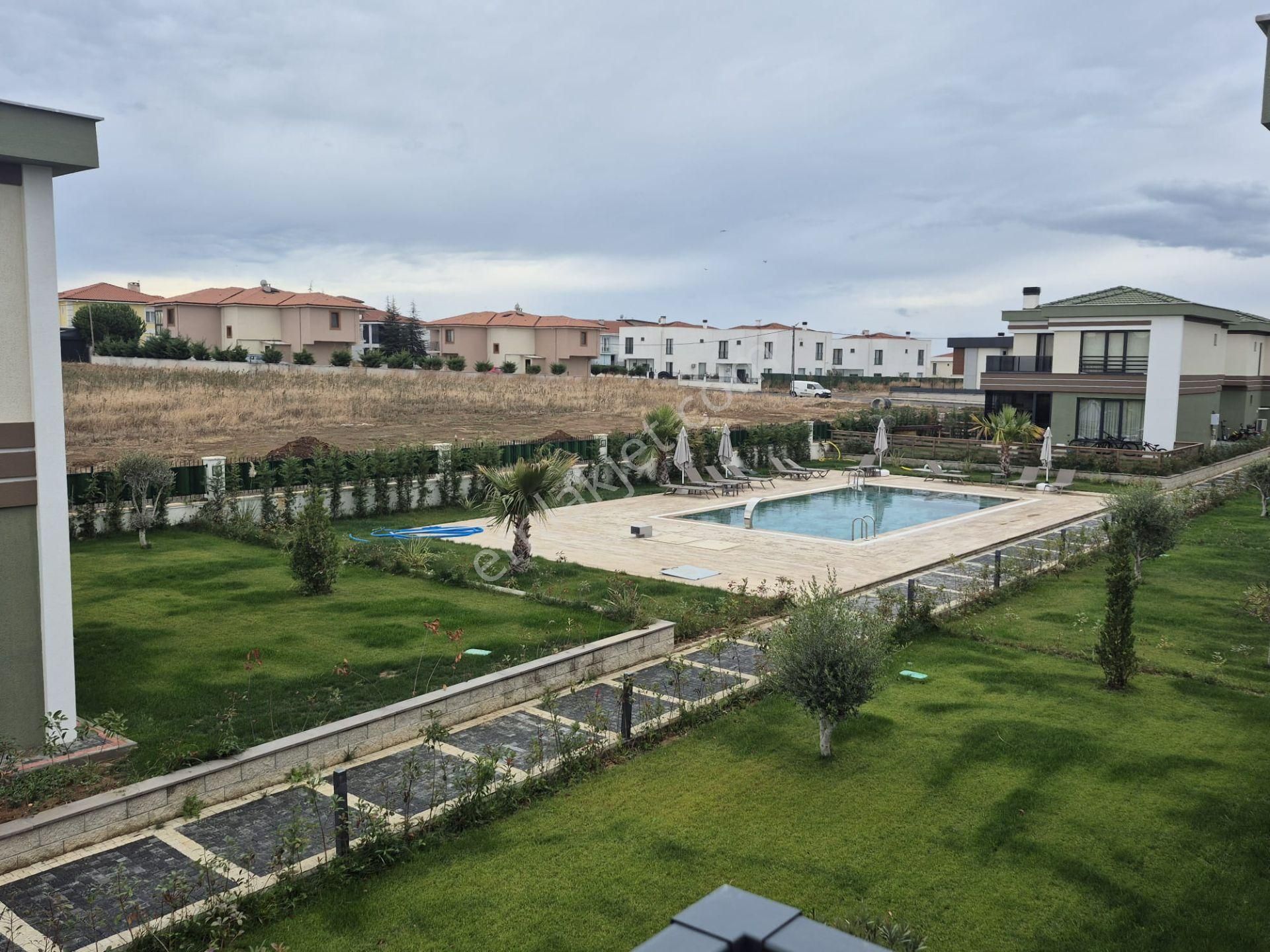 Delux'den Namık Kemal'de Havuz Manzaralı Lux 4+1 Villa - Görsel 26