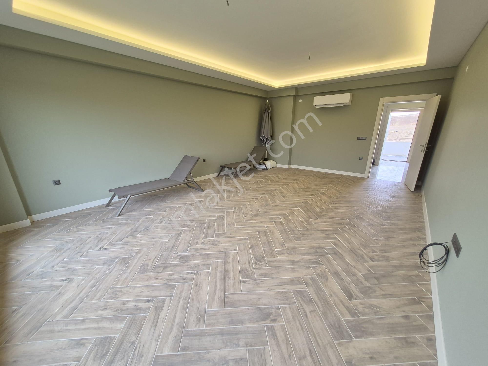 Delux'den Namık Kemal'de Havuz Manzaralı Lux 4+1 Villa - Görsel 4