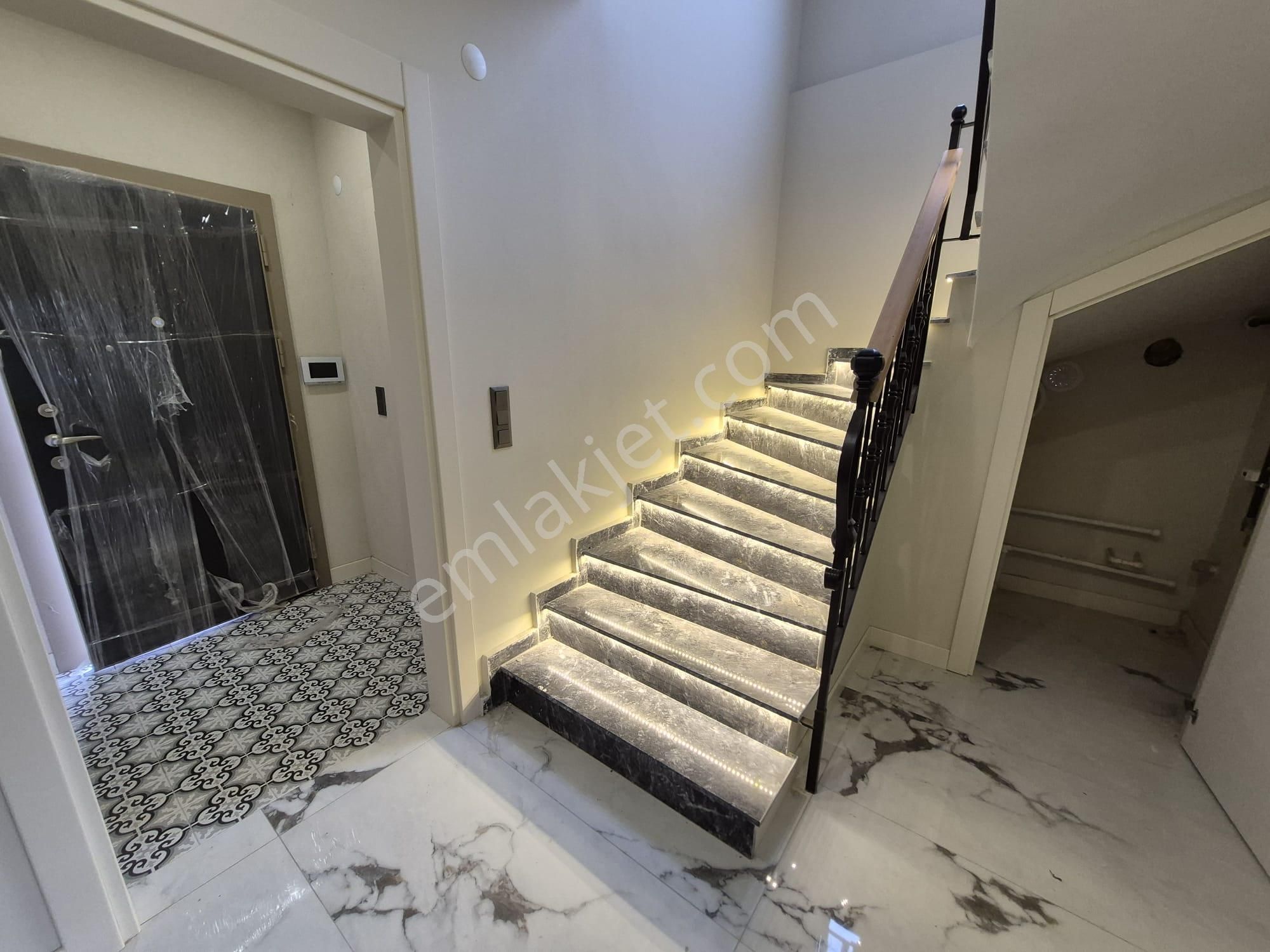 Delux'den Namık Kemal'de Havuz Manzaralı Lux 4+1 Villa - Görsel 12