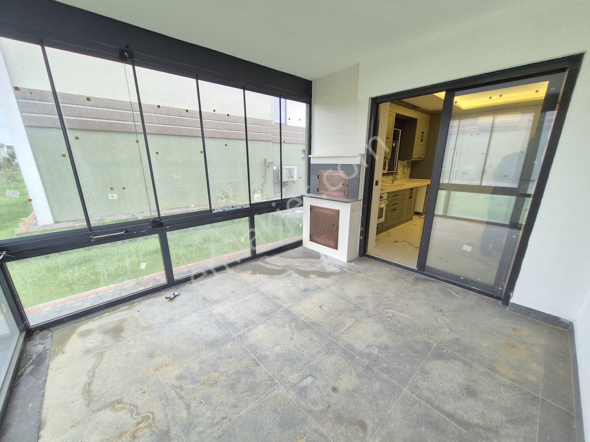 Delux'den Namık Kemal'de Havuz Manzaralı Lux 4+1 Villa - Görsel 10