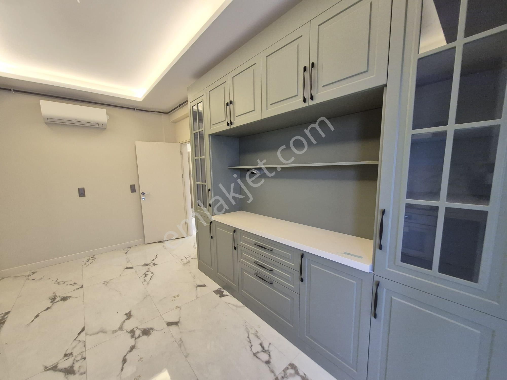 Delux'den Namık Kemal'de Havuz Manzaralı Lux 4+1 Villa - Görsel 8