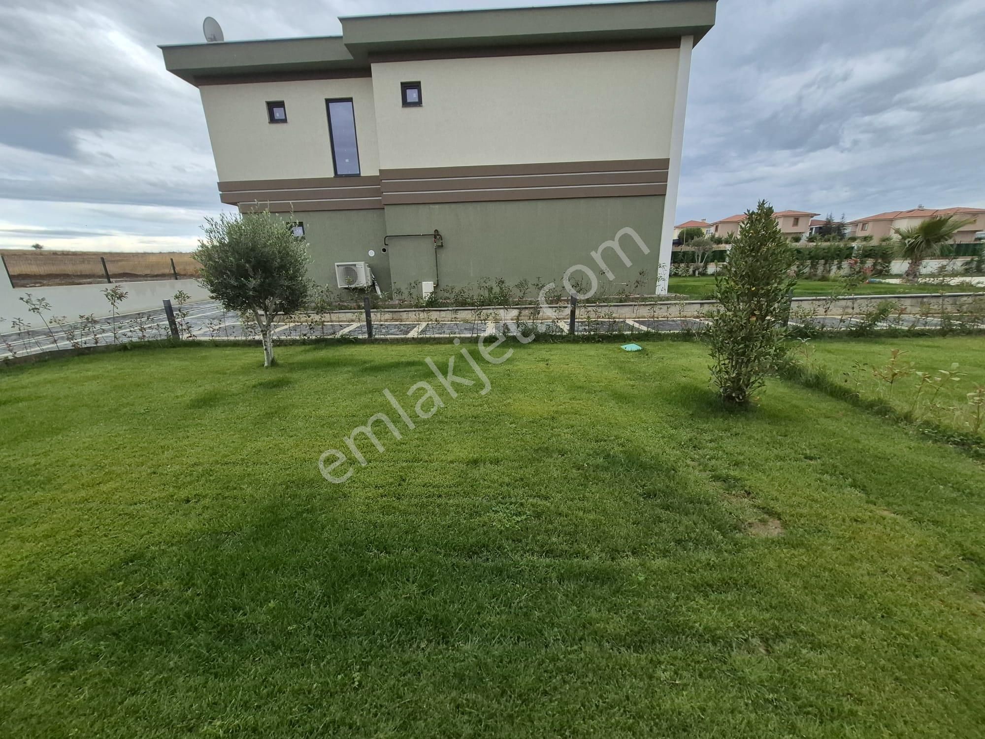 Delux'den Namık Kemal'de Havuz Manzaralı Lux 4+1 Villa - Görsel 11