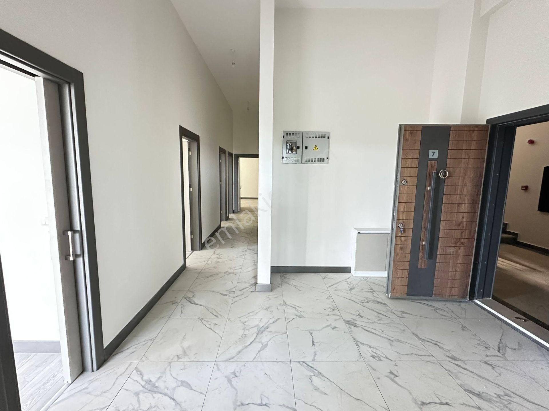 Trabzon Çömlekçi Toki Konutlarında Kiralık Bahçe Katı - Görsel 25