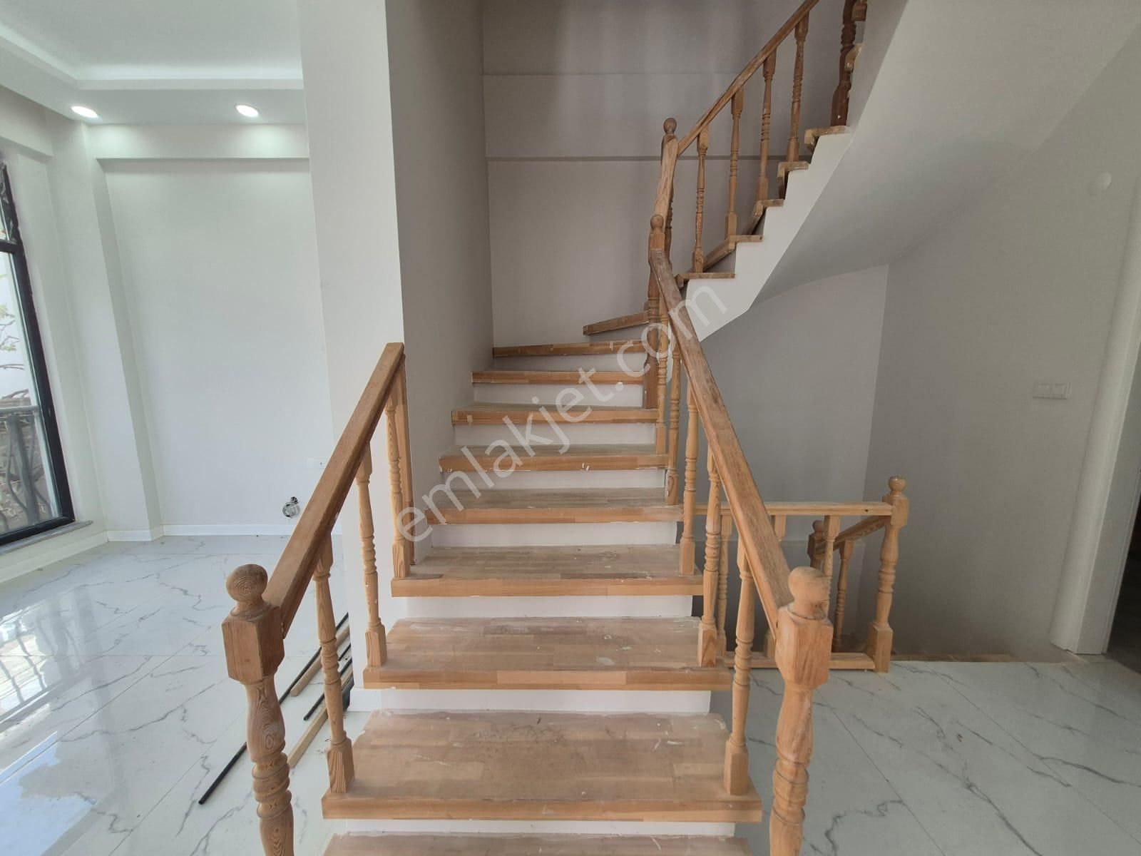 Delux'den Mükemmel Konumda Panoramik Deniz Manzaralı Trıplex - Görsel 8