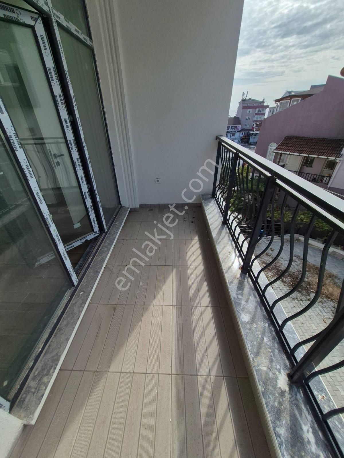 Delux'den Mükemmel Konumda Panoramik Deniz Manzaralı Trıplex - Görsel 21