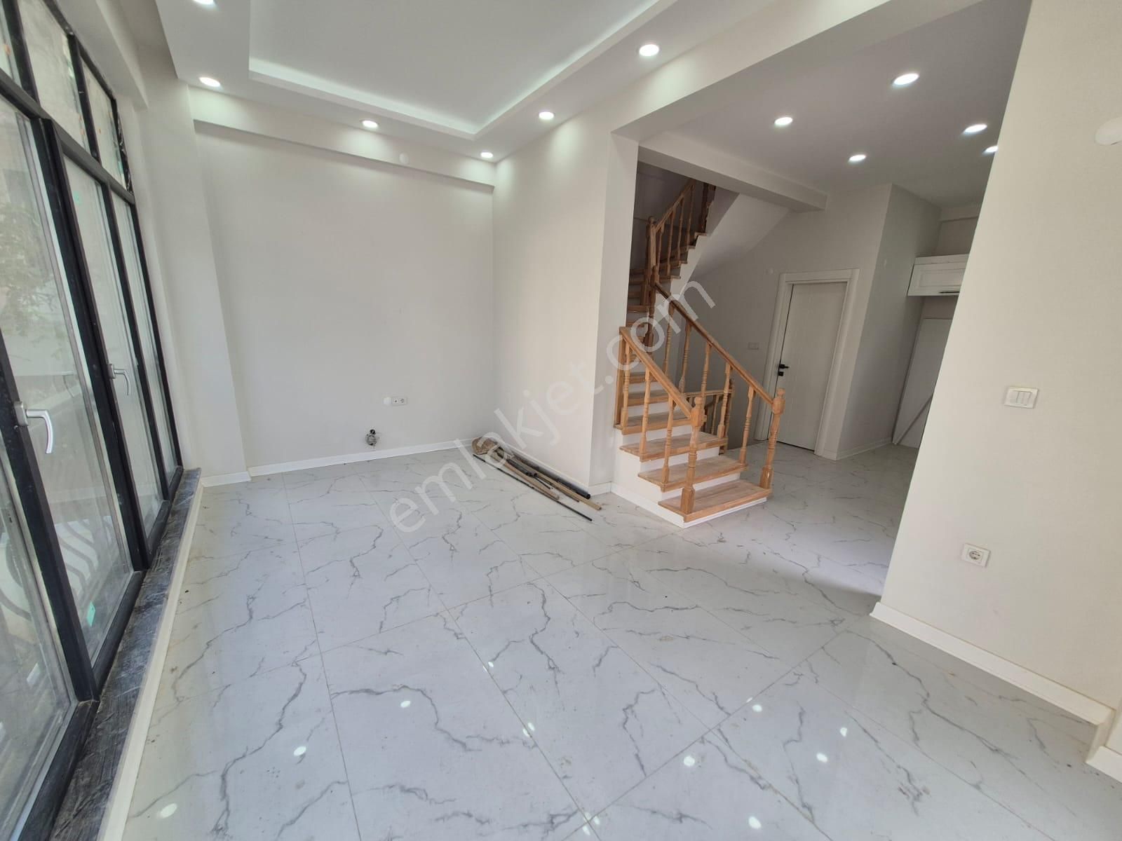 Delux'den Mükemmel Konumda Panoramik Deniz Manzaralı Trıplex - Görsel 4