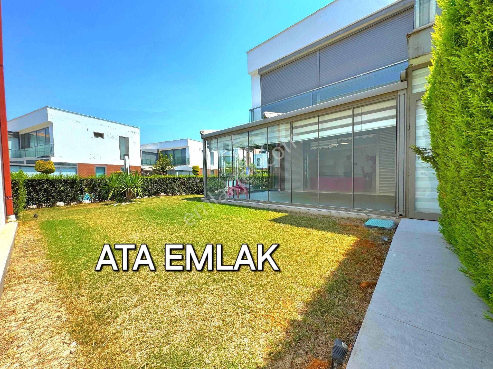 Kuşadasında Plaja Ve Avm'lere Yakın Havuzlu Sitede Ful Eşyalı Tek Müstakil Bahçeli Villa - Görsel 4