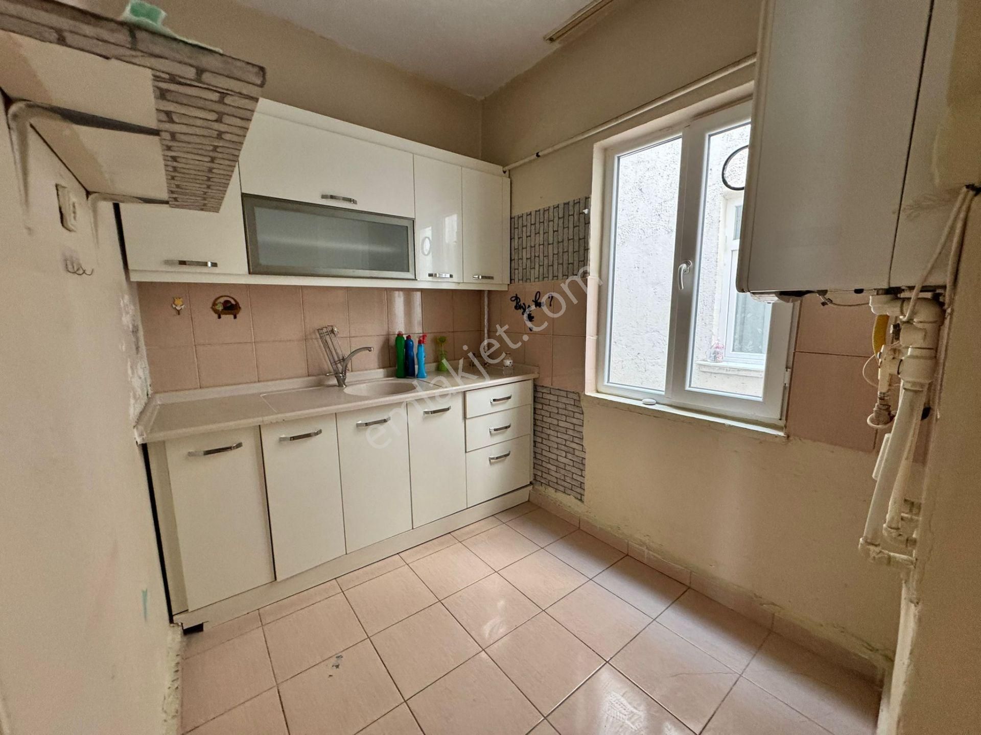 Gata Hastanesi Yakını Aşağı Eğlence'de 3+1 Katta Ön Cephe Daire - Görsel 3