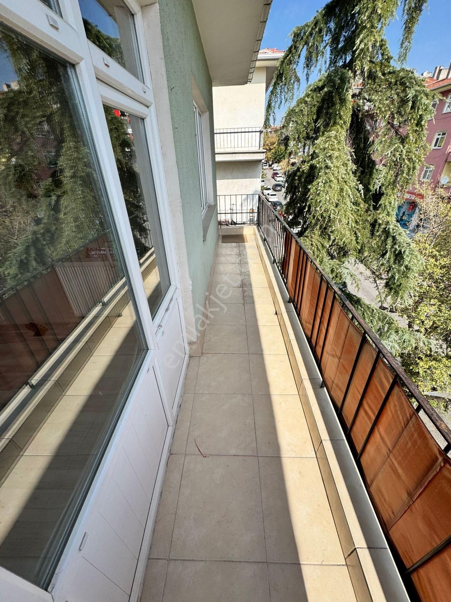 Gata Hastanesi Yakını Aşağı Eğlence'de 3+1 Katta Ön Cephe Daire - Görsel 8