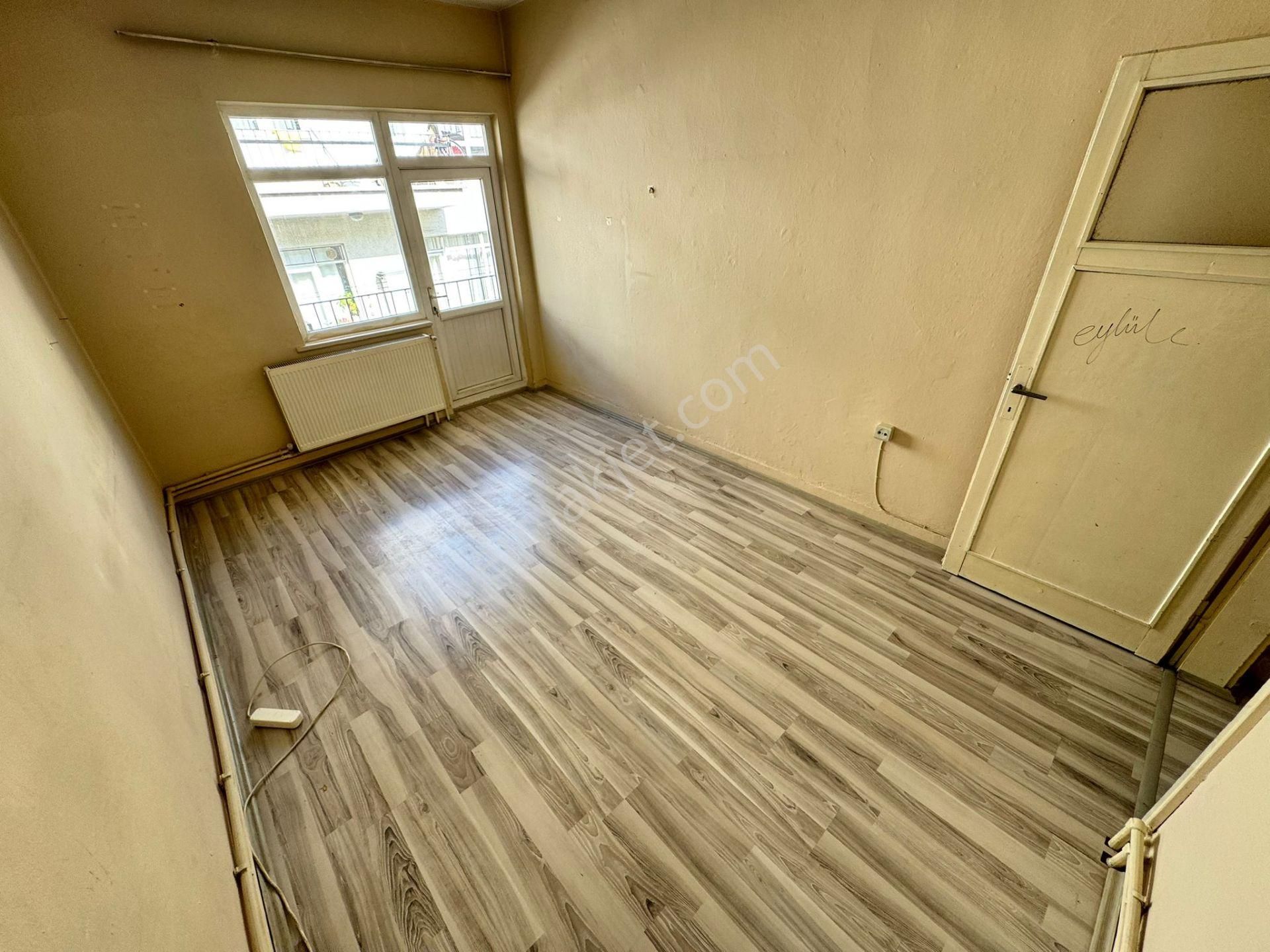 Gata Hastanesi Yakını Aşağı Eğlence'de 3+1 Katta Ön Cephe Daire - Görsel 15